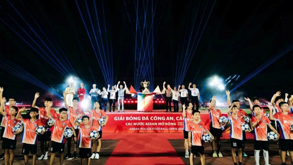 ASEAN Police Football Open 2025 begins in Hanoi with grand ceremony